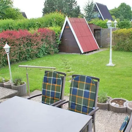 - Tent Roof House With Fence And Wifi Ferienhaus Damp